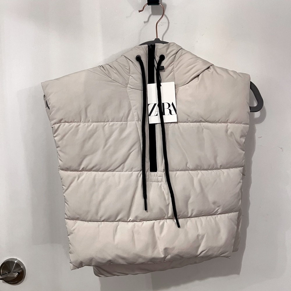 Zara snood. Size medium